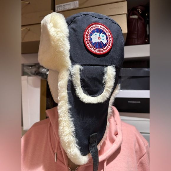Canada Goose Accessories - Canada Goose Ladies  Shearling Co-Pilot Winter Aviator Hat 5188L New W Tags
